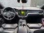 Volvo V60 2.0 B4 Plus Dark | Heico Sportiv velgen | Panoramadak | Achteruitrijcamera | Harman Kardon audio | Stoel- en stuurwielverwarming | Adaptive cruise control |