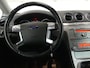 Ford S-Max 2.0-16V - Airco - 7 persoons - Trekhaak