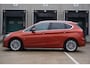 BMW 2-Serie Active Tourer 218i 140pk AUT High Executive Launch Edition | Trekhaak | Panoramadak | Stoelverwarming | Achteruitrijcamera