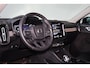 Volvo XC40 B4 211pk Inscription - Intellisafe Assist/Surround - Lederen bekleding - Verwarmbare voorstoelen - Verwarmbaar stuurwiel - Elektrisch bedienbare voorstoelen - 360 graden camera - Elektrisch bedienbare achterklep - Noodreservewiel