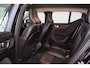 Volvo XC40 B4 211pk Inscription - Intellisafe Assist/Surround - Lederen bekleding - Verwarmbare voorstoelen - Verwarmbaar stuurwiel - Elektrisch bedienbare voorstoelen - 360 graden camera - Elektrisch bedienbare achterklep - Noodreservewiel