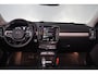Volvo XC40 B4 211pk Inscription - Intellisafe Assist/Surround - Lederen bekleding - Verwarmbare voorstoelen - Verwarmbaar stuurwiel - Elektrisch bedienbare voorstoelen - 360 graden camera - Elektrisch bedienbare achterklep - Noodreservewiel