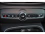 Volvo XC40 B4 211pk Inscription - Intellisafe Assist/Surround - Lederen bekleding - Verwarmbare voorstoelen - Verwarmbaar stuurwiel - Elektrisch bedienbare voorstoelen - 360 graden camera - Elektrisch bedienbare achterklep - Noodreservewiel