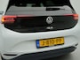 Volkswagen ID.3 First Plus 58 kWh | Apple Carplay | Navigatie | Achteruitrij camera | Parkeersensoren voor en achter | Wifi | Voorstoelen verwarmd |
