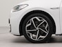 Volkswagen ID.3 First Plus 58 kWh | Apple Carplay | Navigatie | Achteruitrij camera | Parkeersensoren voor en achter | Wifi | Voorstoelen verwarmd |