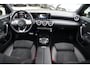 Mercedes-Benz A-klasse 180 Premium Plus | AMG Pakket | Panorama | Leder/alcantara | Elektrisch verstelbare voorstoelen | LED | CAM