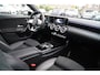 Mercedes-Benz A-klasse 180 Premium Plus | AMG Pakket | Panorama | Leder/alcantara | Elektrisch verstelbare voorstoelen | LED | CAM