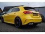 Mercedes-Benz A-klasse 180 Premium Plus | AMG Pakket | Panorama | Leder/alcantara | Elektrisch verstelbare voorstoelen | LED | CAM