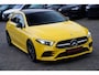 Mercedes-Benz A-klasse 180 Premium Plus | AMG Pakket | Panorama | Leder/alcantara | Elektrisch verstelbare voorstoelen | LED | CAM