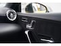 Mercedes-Benz A-klasse 180 Premium Plus | AMG Pakket | Panorama | Leder/alcantara | Elektrisch verstelbare voorstoelen | LED | CAM