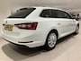 Skoda Superb Combi 1.8 TSI Style Business 179 PK | Automaat | Apple Carplay | Stuurwielverwarming | Stoelverwarming | Achteruitrijcamera | Adaptive Cruise Control | Elektrische Achterklep | Parkeersensoren | Navigatie | DAB Radio | Climate Control | Elektrisch Verstelbare Voorstoelen |