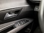 Peugeot 5008 1.2 PureTech Sport 7 Persoons (FACELIFT, APPLE CARPLAY, GROOT NAVI, 360 CAMERA, GETINT GLAS, SPORTSTOELEN, PARELMOER, TREKHAAK, KEYLESS, NIEUWE APK, NIEUWSTAAT)