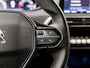 Peugeot 5008 1.2 PureTech Sport 7 Persoons (FACELIFT, APPLE CARPLAY, GROOT NAVI, 360 CAMERA, GETINT GLAS, SPORTSTOELEN, PARELMOER, TREKHAAK, KEYLESS, NIEUWE APK, NIEUWSTAAT)