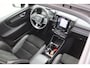 Volvo XC40 1.5 T4 211PK RECHARGE AUTOMAAT R-DESIGN Panodak | Electr. trekh. | Wit Metallic | Harman Kardon | Camera | Pdc v+a | 19 Inch Lm | Stoel/stuurverw. |
