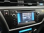 Toyota Auris Touring Sports 1.8 Hybrid Executive | Parkeersensoren V+A | Stoelverwarming |