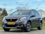 Peugeot 2008 1.2 PureTech 110pk Allure - Gris Platinium - Panorama/Camera - Chique