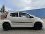 Peugeot 107 1.0-12V Urban Move 5Drs- Airco I Sport velgen I Comfort pakket I Nwe APK 10-2026