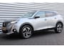 Peugeot 2008 1.2 PURETECH 130PK ALLURE PACK / NAVI / LEDER / CLIMA / LED / PDC / 17" LMV / CAMERA / KEYLESS / WINTERPAKKET / ADAPT. CRUISECONTROL / NIEUWSTAAT !!
