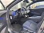 Toyota C-HR 1.8 Hybrid Bi-Tone | Stoel en stuurverwarming | Navigatie | Blindspot | Toyota garantie tot 2028!