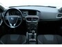 Volvo V40 T2 Momentum |Navigatie| Bluetooth| Climate Control| Regensensor| Lichtmetalen velgen| LED dagrijverlichiting| Inklapbare buitenspiegels| Parkeer sensoren achter