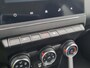 Renault Clio 1.0 TCe 100pk Zen | Airco | Parkeersensoren | Apple Carplay/Android Auto | Cruise Control | All Season Banden | Lage Km Stand |
