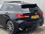 BMW 1-Serie 118i / Dealer onderhouden / M-Sport / Panorama schuifdak / HUD / Adaptieve CC / Harman Kardon / Alcantara Sportstoelen / 19" / Camera /