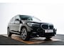 BMW X1 xDrive20i High Executive M Sport - Panoramadak - Parking/Driving assistant - Cruise control - Comfort Access - Head up - Elektrisch verwarmde voorstoelen - Hifi - Armsteun voor - Getinte Ruiten -