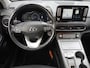 Hyundai Kona Electric EV Premium 64 kWh | Leder | Camera | TREKHAAK | Head-Up | Elec Stoel | Stoelverw en ventilatie |
