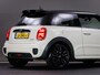 MINI Cooper 1.5 Serious Business (UNION JACK ACHTERLICHTEN, XENON-KOPLAMPEN, NAVIGATIESYSTEEM, CRUISE CONTROL, BLUETOOTH, NAP)