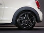 MINI Cooper 1.5 Serious Business (UNION JACK ACHTERLICHTEN, XENON-KOPLAMPEN, NAVIGATIESYSTEEM, CRUISE CONTROL, BLUETOOTH, NAP)