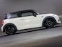MINI Cooper 1.5 Serious Business (UNION JACK ACHTERLICHTEN, XENON-KOPLAMPEN, NAVIGATIESYSTEEM, CRUISE CONTROL, BLUETOOTH, NAP)