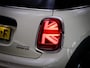 MINI Cooper 1.5 Serious Business (UNION JACK ACHTERLICHTEN, XENON-KOPLAMPEN, NAVIGATIESYSTEEM, CRUISE CONTROL, BLUETOOTH, NAP)