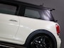MINI Cooper 1.5 Serious Business (UNION JACK ACHTERLICHTEN, XENON-KOPLAMPEN, NAVIGATIESYSTEEM, CRUISE CONTROL, BLUETOOTH, NAP)