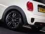 MINI Cooper 1.5 Serious Business (UNION JACK ACHTERLICHTEN, XENON-KOPLAMPEN, NAVIGATIESYSTEEM, CRUISE CONTROL, BLUETOOTH, NAP)