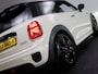 MINI Cooper 1.5 Serious Business (UNION JACK ACHTERLICHTEN, XENON-KOPLAMPEN, NAVIGATIESYSTEEM, CRUISE CONTROL, BLUETOOTH, NAP)