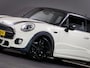 MINI Cooper 1.5 Serious Business (UNION JACK ACHTERLICHTEN, XENON-KOPLAMPEN, NAVIGATIESYSTEEM, CRUISE CONTROL, BLUETOOTH, NAP)