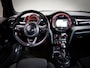 MINI Cooper 1.5 Serious Business (UNION JACK ACHTERLICHTEN, XENON-KOPLAMPEN, NAVIGATIESYSTEEM, CRUISE CONTROL, BLUETOOTH, NAP)