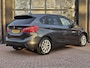 BMW 2-Serie Active Tourer 225xe iPerformance Advantage | Navi | Trekhaak | Cruise | LMV | PDC | Elek. klep | Getint glas |