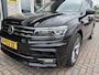 Volkswagen Tiguan 1.5 TSI ACT R-Line / AUTOMAAT/ PANO/ CAMERA/ PARK. SENSOREN/ LED/ DODE HOEK/ DAB/ MASSAGE FUNCTIE/ CLIMA/ ELEK. ACHTERKLEP/ APP-CONNECT/ STOEL VERWARM/ ACC/ NAVI/ KEYLESS/ ISOFIX/ 19" LMV