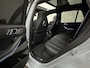 BMW X5 50e M-Performance Seats | *5x Op Voorraad* | Achterasbesturing | Carbon | Pano | M-Pro | 360 Cam. | ACC | Soft-Close | Ventilatie | Leder-Individual | Head-Up | 4-Zone Clima | 22 inch | 2x Memory | Trekhaak | Harman-Kardon | Beker-Clima | Stoelverwarming V+A | Stuurverwarming | M-Gordels | Parfumering | Glaspook | ISO-Glas | Zonwering |
