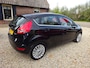 Ford Fiesta 1.4 Titanium Nieuwe distributieriem en waterpomp, Climate contole, Cruise controle, Parkeersensoren, Lichtmetalen vleg