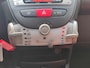 Toyota Aygo 1.0 VVT-i DYNAMIC ORANGE AUTOMAAT PARK-SENSOREN BLUETOOTH LM-VELGEN AIRCO PRIVACY GLASS NL-AUTO