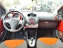 Toyota Aygo 1.0 VVT-i DYNAMIC ORANGE AUTOMAAT PARK-SENSOREN BLUETOOTH LM-VELGEN AIRCO PRIVACY GLASS NL-AUTO