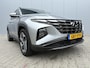 Hyundai Tucson 1.6 T-GDI PHEV Premium Sky 4WD / Trekhaak Afneembaar 1350 KG / Schuif kanteldak / Bluelink navigatie / Camera / Leder / Stoel- en Stuurverwarming / Stoelventilatie /