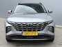 Hyundai Tucson 1.6 T-GDI PHEV Premium Sky 4WD / Trekhaak Afneembaar 1350 KG / Schuif kanteldak / Bluelink navigatie / Camera / Leder / Stoel- en Stuurverwarming / Stoelventilatie /