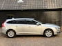 Volvo V60 2.0 D3 Momentum Navigatie/Parkeersensor/17ïnch lmv
