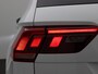 Volkswagen Tiguan 1.4 TSI eHybrid R-Line Business+ 245PK DSG SOH 88%, Volleder, Memorystoel, Trekhaak, Stoel-Stuurverwarming, Achteruitrijcamera,