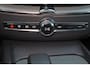 Volvo XC60 T6 Recharge AWD Plus Dark - LONG RANGE - Panorama/schuifdak - IntelliSafe Assist & Surround - 360º Camera - Harman/Kardon audio - Adaptieve LED koplampen - Verwarmde voorstoelen, stuur & achterbank - Parkeersensoren voor & achter - Elektr. bedienb. voorstoelen met geheugen - Draadloze tel. lader - Extra getint glas - 19' LMV