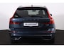 Volvo XC60 T6 Recharge AWD Plus Dark - LONG RANGE - Panorama/schuifdak - IntelliSafe Assist & Surround - 360º Camera - Harman/Kardon audio - Adaptieve LED koplampen - Verwarmde voorstoelen, stuur & achterbank - Parkeersensoren voor & achter - Elektr. bedienb. voorstoelen met geheugen - Draadloze tel. lader - Extra getint glas - 19' LMV