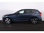 Volvo XC60 T6 Recharge AWD Plus Dark - LONG RANGE - Panorama/schuifdak - IntelliSafe Assist & Surround - 360º Camera - Harman/Kardon audio - Adaptieve LED koplampen - Verwarmde voorstoelen, stuur & achterbank - Parkeersensoren voor & achter - Elektr. bedienb. voorstoelen met geheugen - Draadloze tel. lader - Extra getint glas - 19' LMV